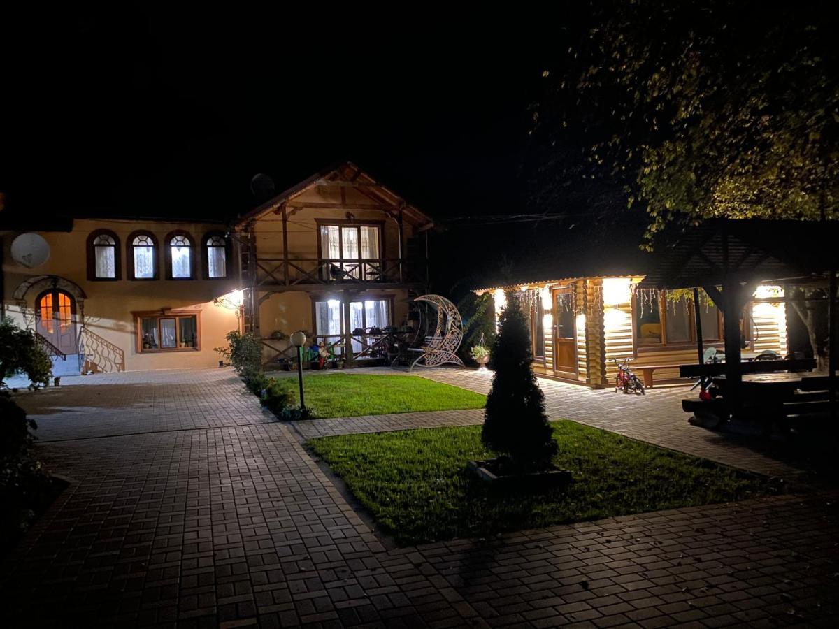 Rodynnyi Zatyshok Pensionat Verchovyna Exteriör bild